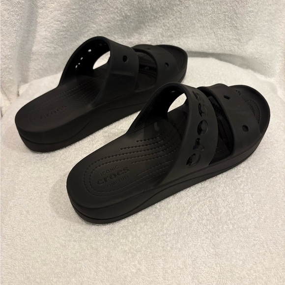 Women’s size 9 Black Crocs Slide Sandals - Picture 3 of 5